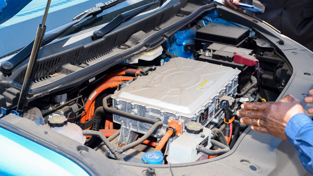 ASSEMBLY OF ELECTRIC VEHICLES